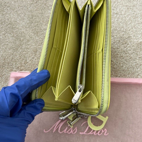 DIOR AUTHENTIC ZIPPER VINTAGE WALLET WITH POUCH - Picture 7 of 9
